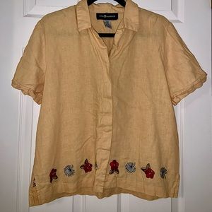 Button-down embroidered sag harbor top